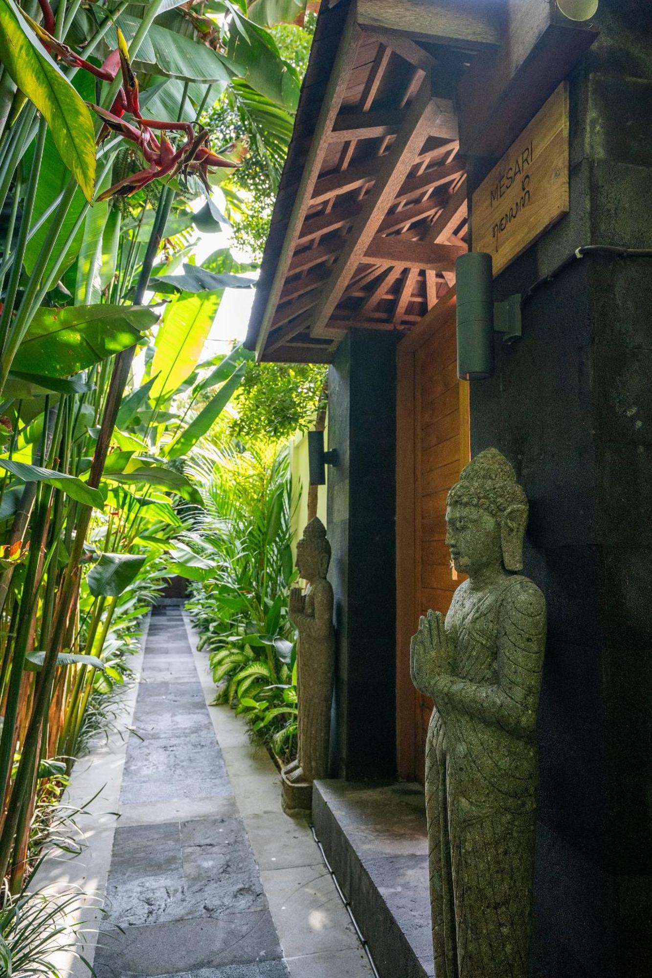 Hotel The Gardens Seminyak Exterior foto